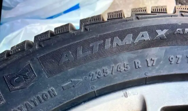 235/45R17 in inches